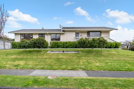 Photo of property in 32 Clearwater Terrace, Brown Owl, Upper Hutt, 5018
