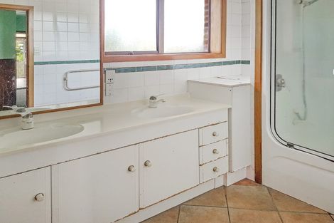 Photo of property in 23 Evans Road, Glen Eden, Auckland, 0602