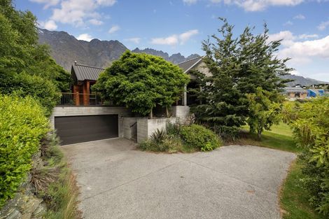 Photo of property in 15 Skye Lane, Jacks Point, Queenstown, 9371
