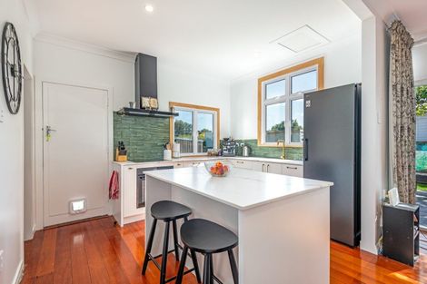 Photo of property in 10 Main Street, Pahiatua, 4910