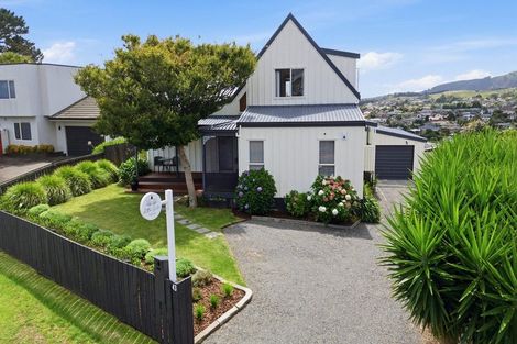 Photo of property in 43 Osprey Drive, Welcome Bay, Tauranga, 3112