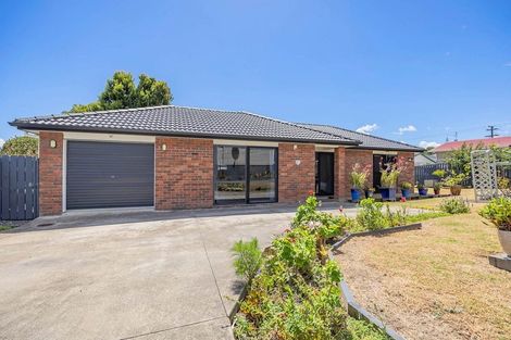 Photo of property in 52 Hobart Crescent, Wattle Downs, Auckland, 2103