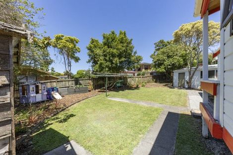 Photo of property in 14 Muscat Place, Henderson, Auckland, 0612