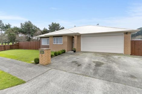 Photo of property in 1 Woodland Grove, Wainuiomata, Lower Hutt, 5014