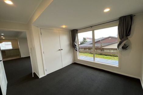 Photo of property in 75 Bradbury Road, Botany Downs, Auckland, 2010