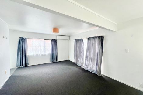 Photo of property in 20 Caspian Close, New Lynn, Auckland, 0600