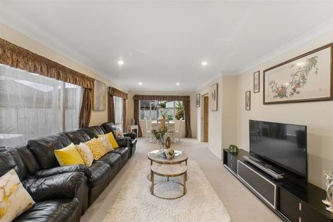 Photo of property in 16 Coachman Drive, Flat Bush, Auckland, 2016