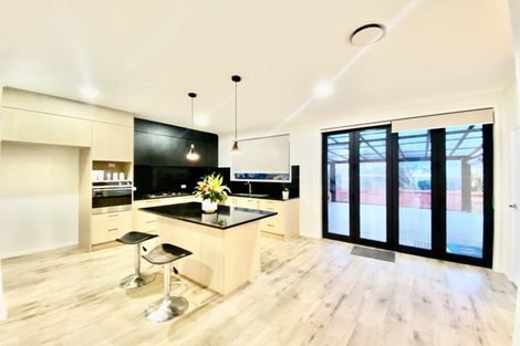 Photo of property in 12 Waituarua Drive, Takanini, 2112