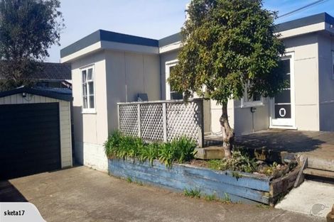 Photo of property in 43 Martin Road, Paraparaumu Beach, Paraparaumu, 5032