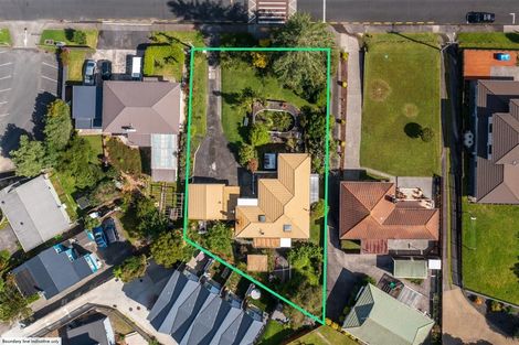 Photo of property in 3 Lavelle Road, Henderson, Auckland, 0612