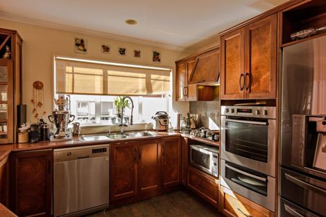 Photo of property in 2/32 Spencer Road, Pinehill, Auckland, 0632