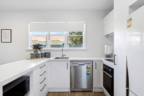 Photo of property in 243 Bower Avenue, North New Brighton, Christchurch, 8083