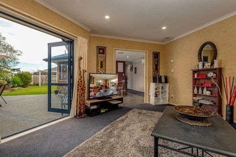 Photo of property in 5 Meridian Grove, Kelvin Grove, Palmerston North, 4414