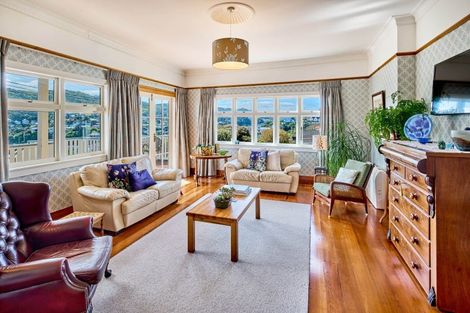 Photo of property in 133 Melbourne Road, Island Bay, Wellington, 6023