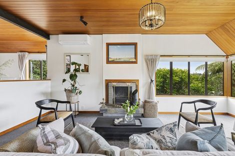 Photo of property in 50 Amapur Drive, Khandallah, Wellington, 6035