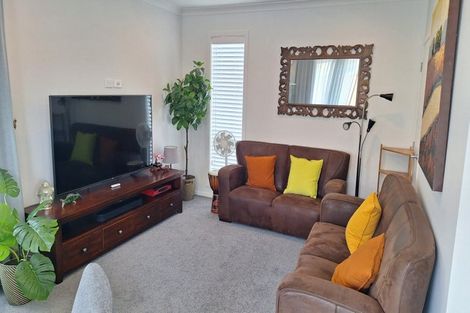 Photo of property in 44a Pine Avenue, Upper Hutt Central, Upper Hutt, 5018