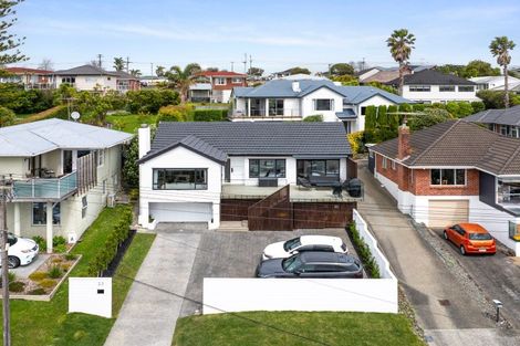 Photo of property in 23 Braemar Road, Rothesay Bay, Auckland, 0630