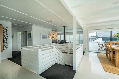 Photo of property in 20 Pukenamu Road, Rainbow Point, Taupo, 3330