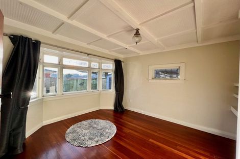 Photo of property in 6 Stonehurst Avenue, Waiuku, 2123