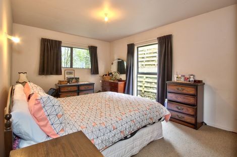 Photo of property in 52 Wynyard Crescent, Fernhill, Queenstown, 9300