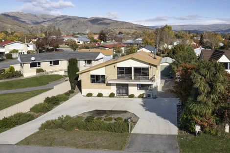 Photo of property in 66 Neplusultra Street, Cromwell, 9310