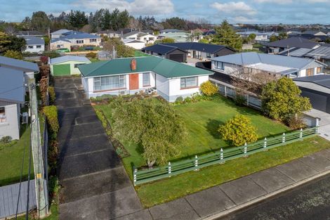 Photo of property in 19 Holloway Street, Waikiwi, Invercargill, 9810
