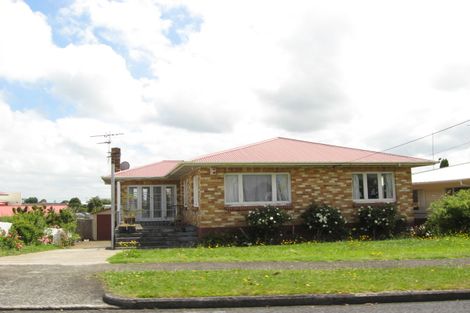 Photo of property in 15 Lawrie Avenue, Pukekohe, 2120