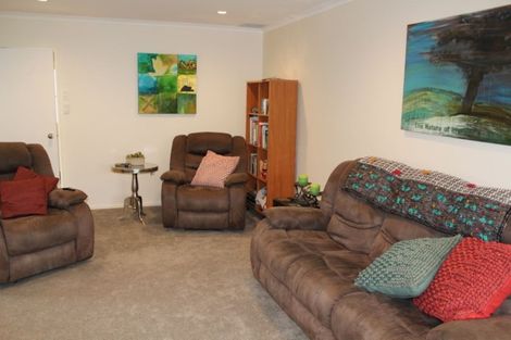 Photo of property in 11 Kiwi Avenue, Maunu, Whangarei, 0110