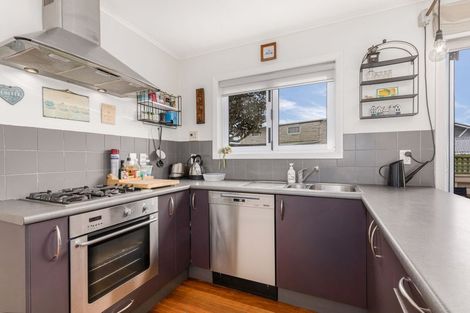 Photo of property in 82 Muritai Road, Eastbourne, Lower Hutt, 5013