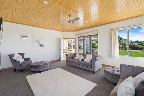 Photo of property in 221 Paku Drive, Tairua, 3508