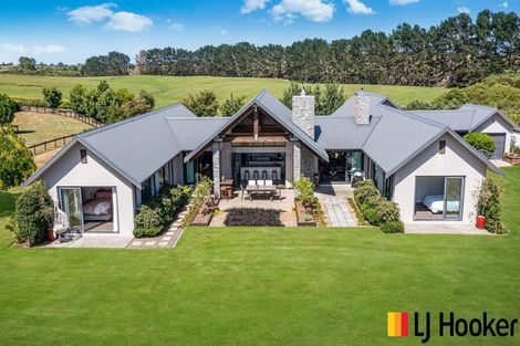 Photo of property in 98 Bushlake Way, Kingseat, Papakura, 2580