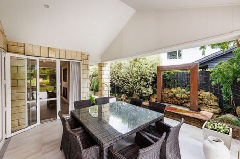 Photo of property in 9 Riverstone Grove, Hokowhitu, Palmerston North, 4410