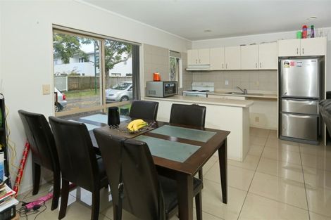 Photo of property in 11 Lockington Avenue, Henderson, Auckland, 0612