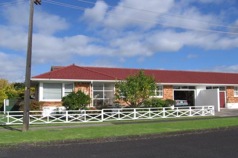 Photo of property in 1/2 Browns Avenue, Pakuranga, Auckland, 2010