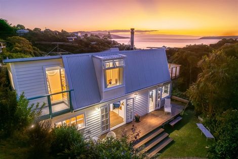 Photo of property in 11 Reserve Road, Plimmerton, Porirua, 5026