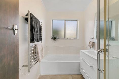 Photo of property in 14 Spey Place, Papakowhai, Porirua, 5024