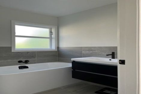 Photo of property in 25 Breton Grove, Kingston, Wellington, 6021