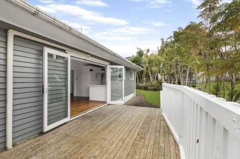 Photo of property in 2/710 Beach Road, Browns Bay, Auckland, 0630