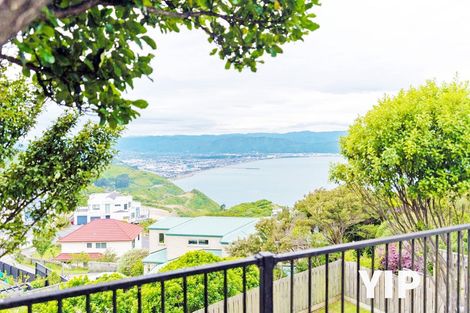 Photo of property in 5 Bennett Grove, Newlands, Wellington, 6037