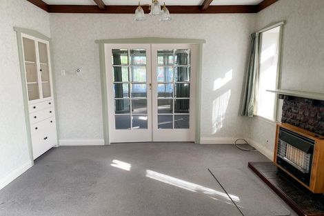 Photo of property in 18 Kauri Street, Woburn, Lower Hutt, 5011