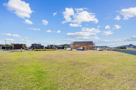 Photo of property in 62 Waitemata Drive, One Tree Point, 0118