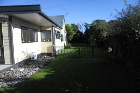 Photo of property in 7 Hurworth Grove, Waikanae, 5036