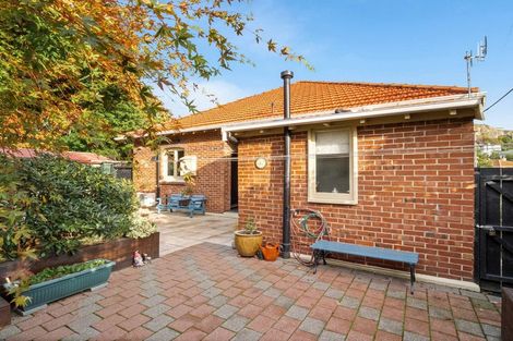 Photo of property in 241 Bay View Road, Saint Clair, Dunedin, 9012