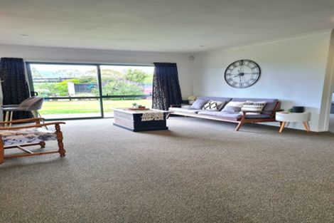 Photo of property in 17 Brewster Road, Pukekawa, Tuakau, 2696