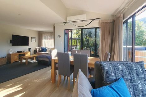 Photo of property in 8 The Terrace, Governors Bay, Lyttelton, 8971