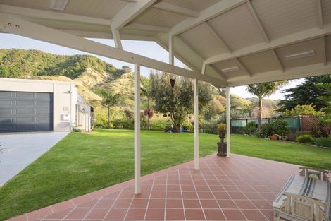Photo of property in 599 Waihau Road, Tolaga Bay, 4073