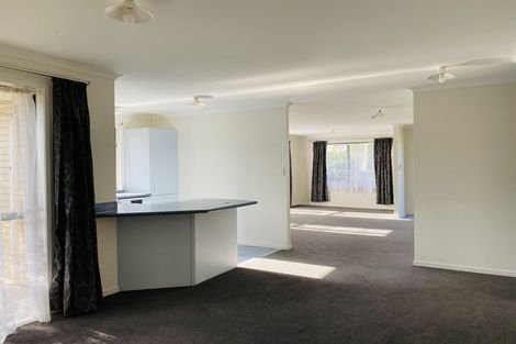 Photo of property in 1 Ranch Place, Pukekohe, 2120