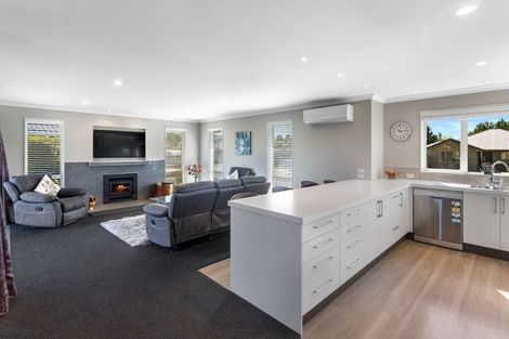 Photo of property in 44 Willowside Place, Amberley, 7410