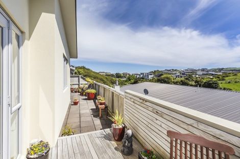 Photo of property in 71 Saint Ives Drive, Camborne, Porirua, 5026
