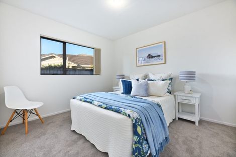 Photo of property in 6 Riverglade Parkway, Te Atatu South, Auckland, 0610